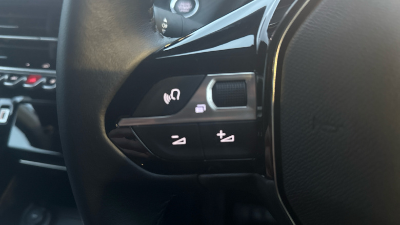 Peugeot 208 1.2 PureTech 100 Allure 5dr Petrol Hatchback